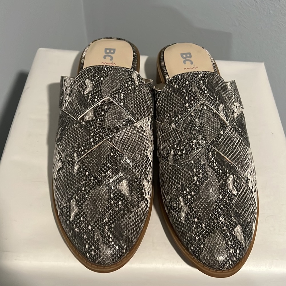 New BC Footwear Snake Print Python Mules - Picture 8 of 12